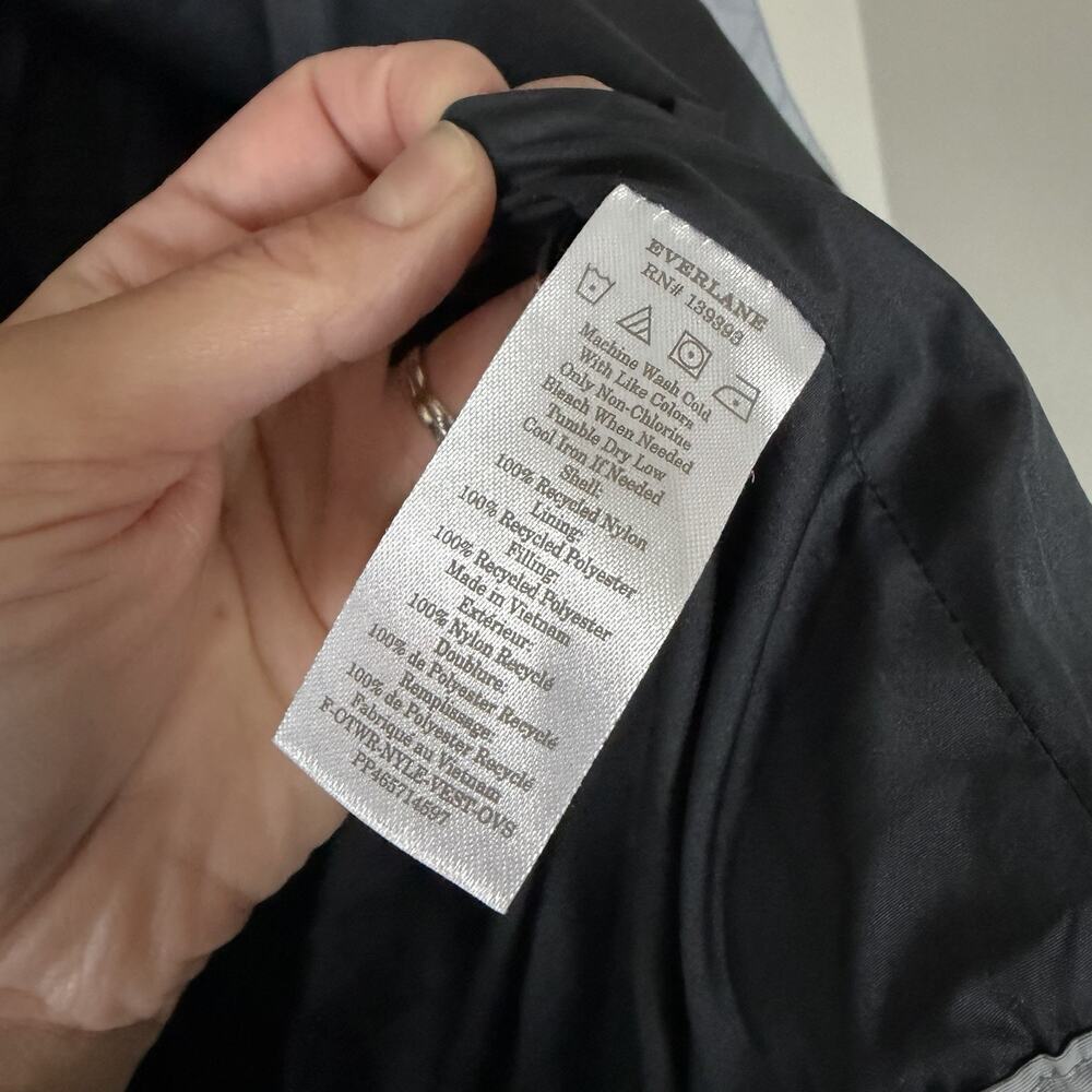 EVERLANE Women's The Renew Vest Size L Cool Grey/Black Colorblock Puffer - Picture 8 of 9